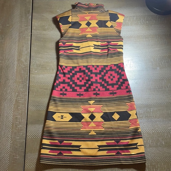 Women’s Dress - Picture 3 of 5